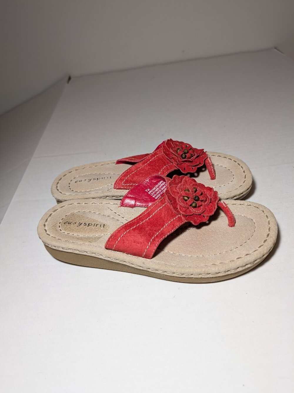 Easy Spirit DreamLove Thong Leather Suede Sandals Flower Detail Size 7 Red
